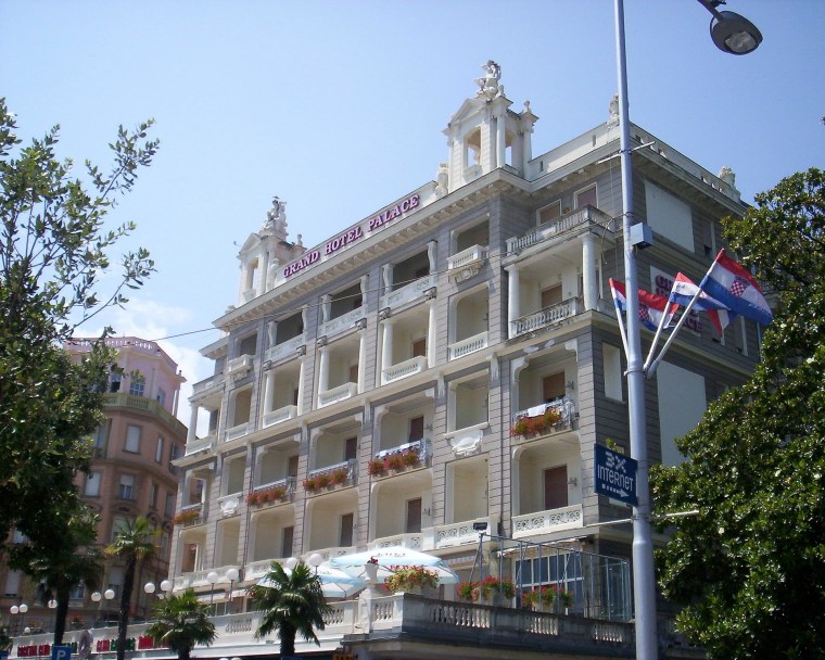 PALACE HOTEL