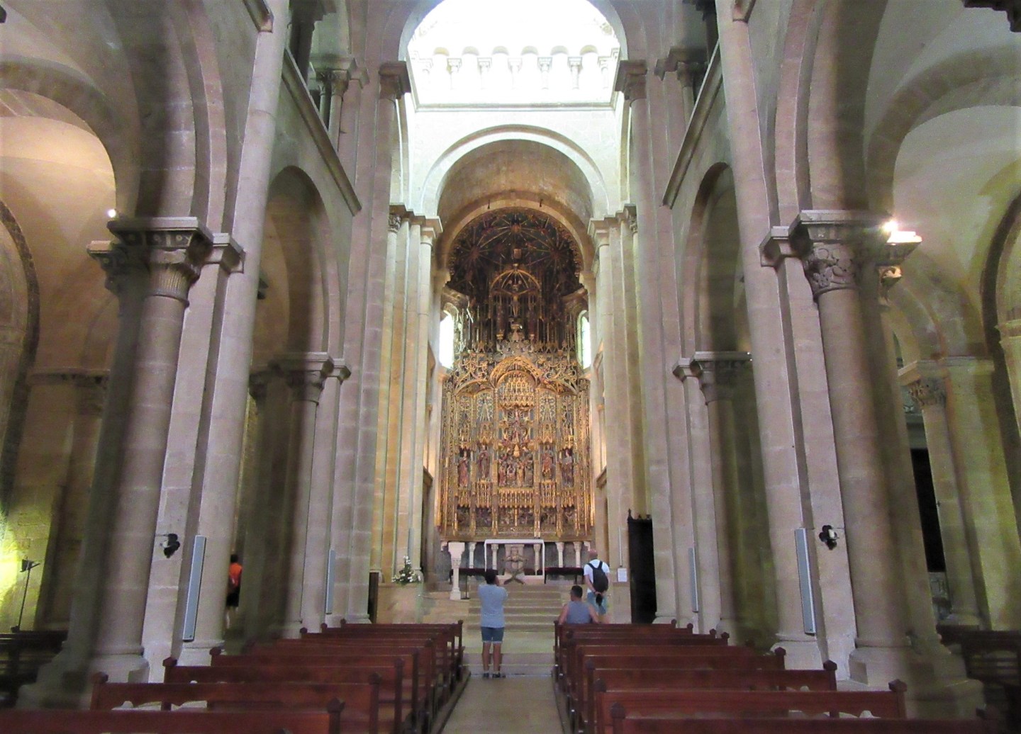 uma-visita-s-velha-de-coimbra-turistas-lupa